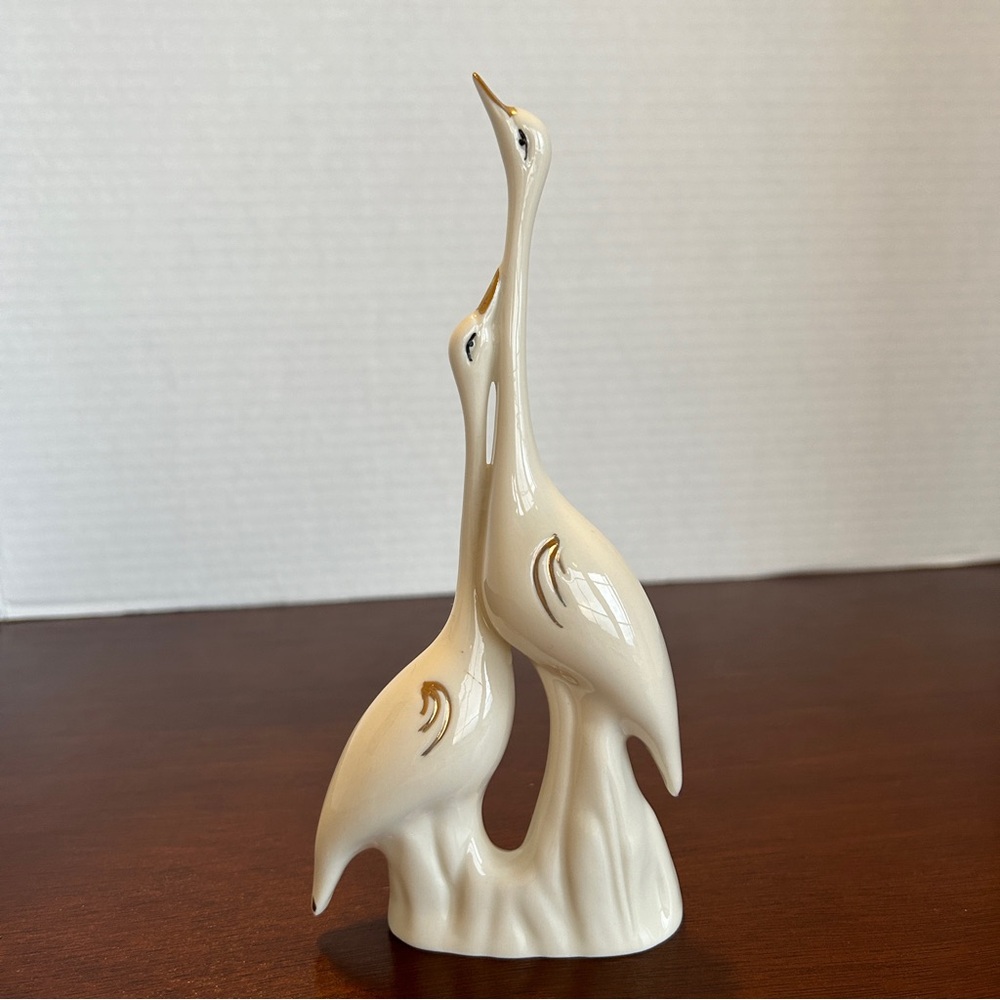 Capodimonte Porcelain Figurine White and Gold Pair of Loving Swans/Cranes Italy